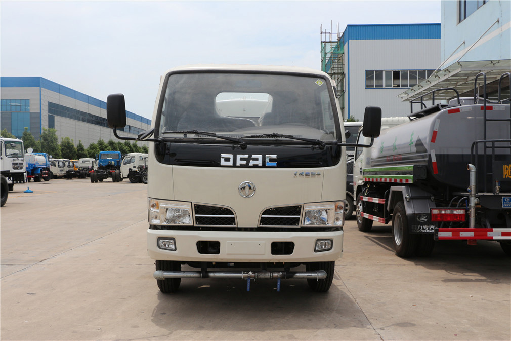 東風多利卡（5方）CLW5070GSSD5型灑水車