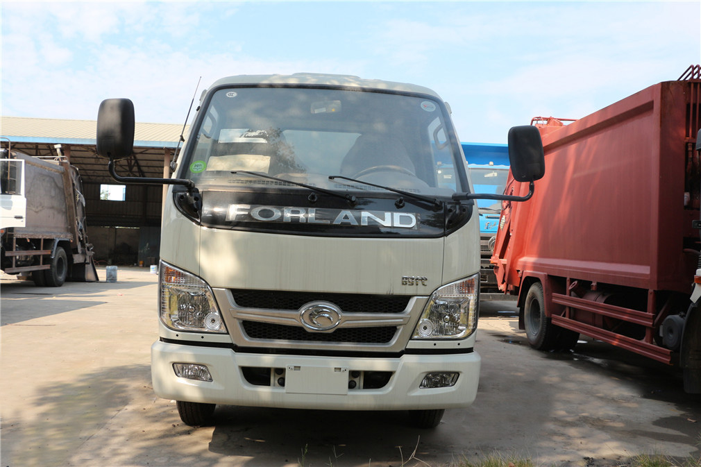福田小卡(3方)掛桶垃圾車(chē)