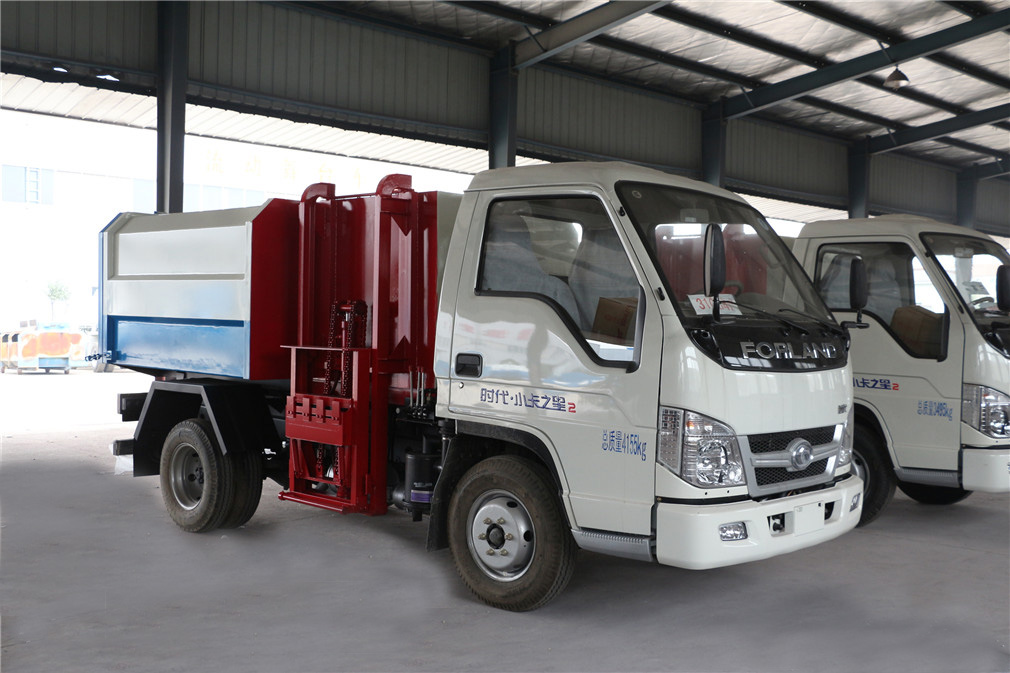 福田小卡(3方)掛桶垃圾車(chē)