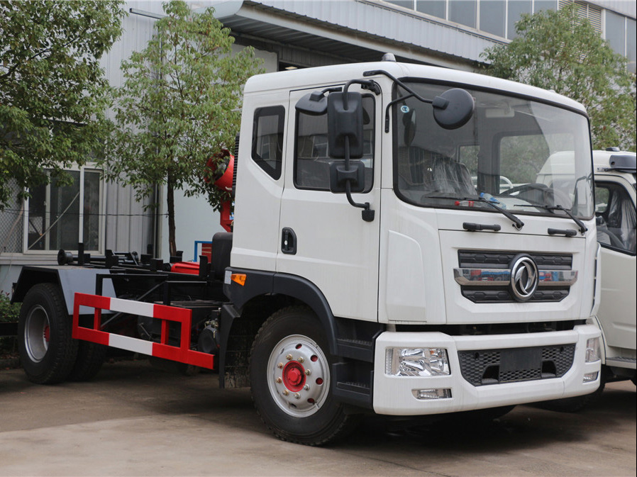 東風(fēng)多利卡D9(12方)車(chē)廂可卸垃圾車(chē)