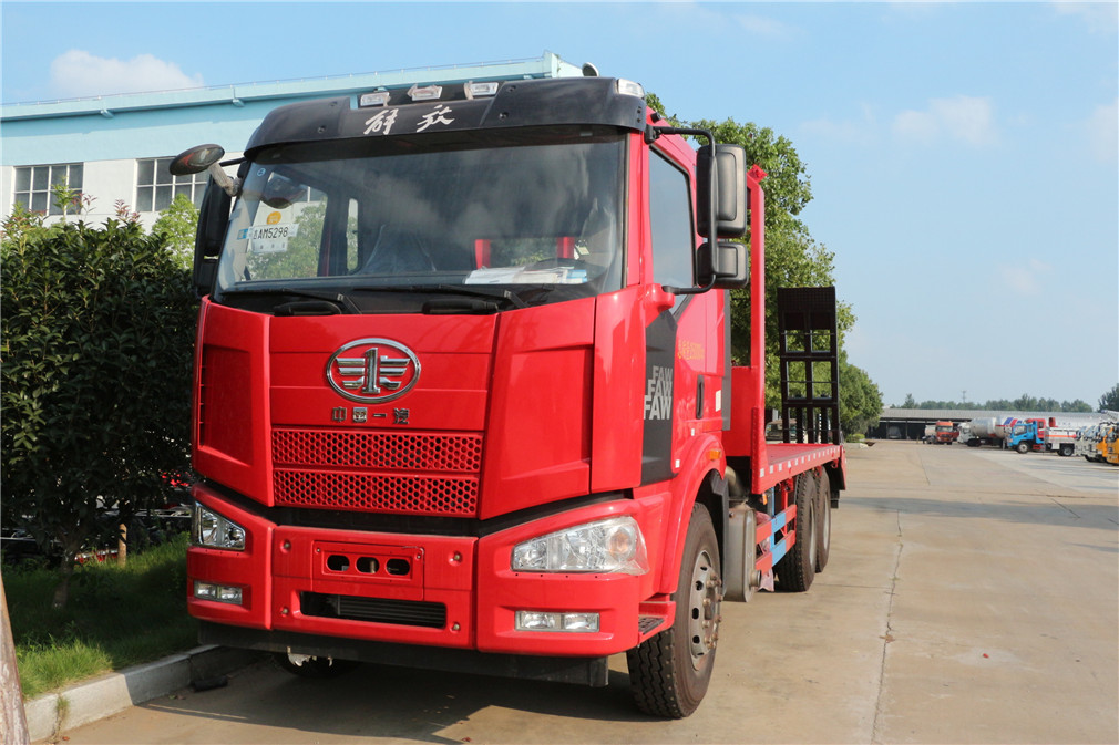 解放后八輪CLW5251TPBC5平板運(yùn)輸車(chē)