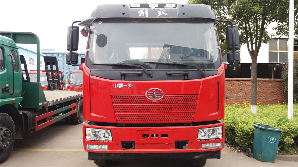 解放小三軸CLW5250TPBC5平板運輸車