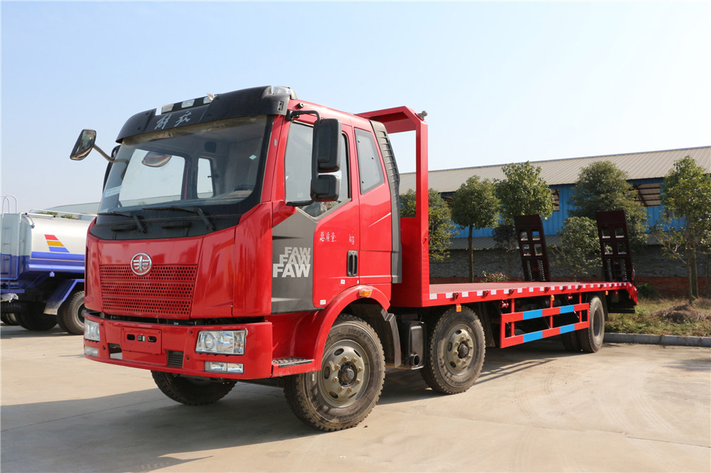 解放小三軸CLW5250TPBC5平板運輸車