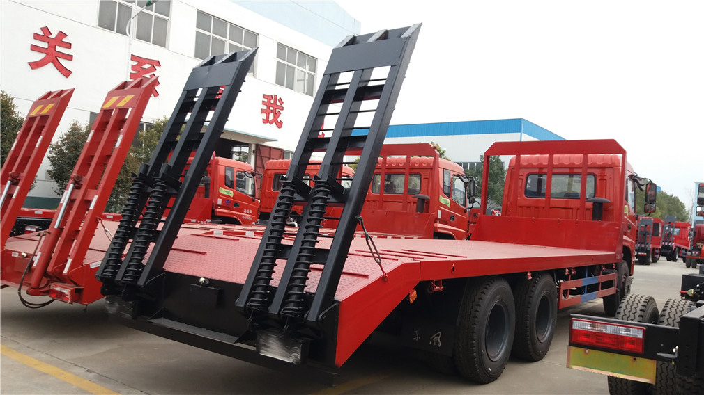 解放小三軸CLW5250TPBC5平板運輸車