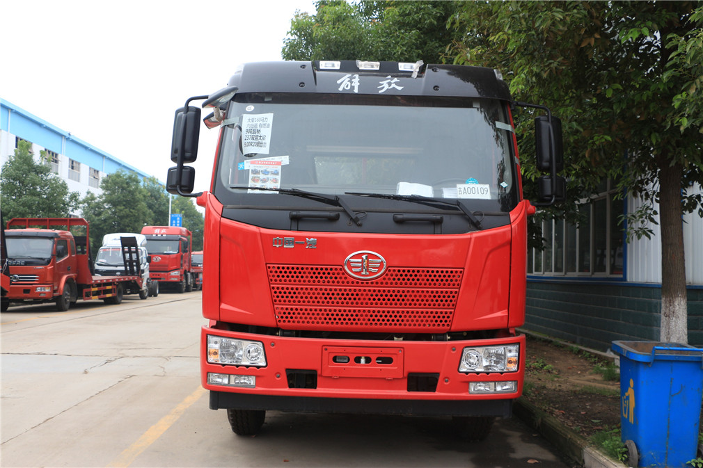 解放J6LCLW5161TPBC5平板運輸車