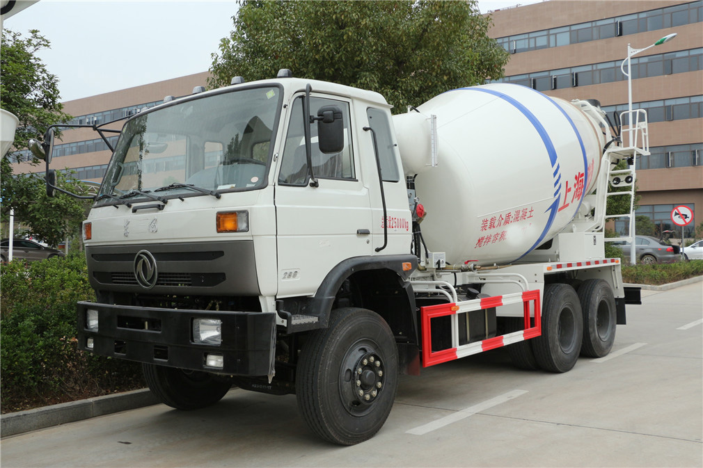 東風153 EQ5250GJBLV攪拌車