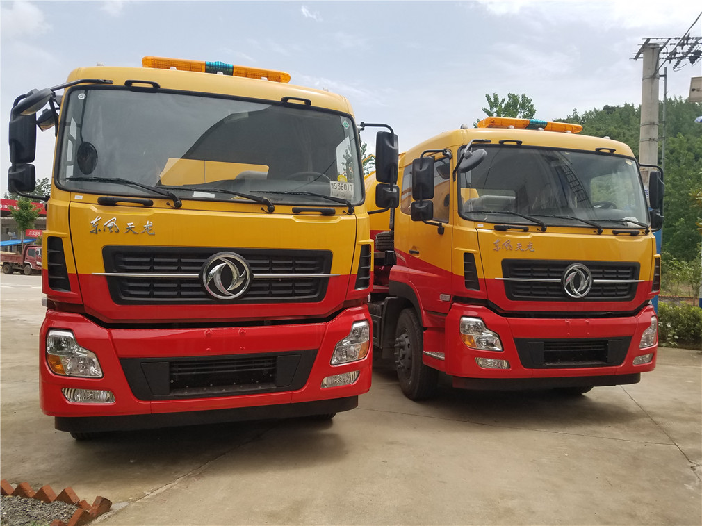 東風天龍18方吸污車