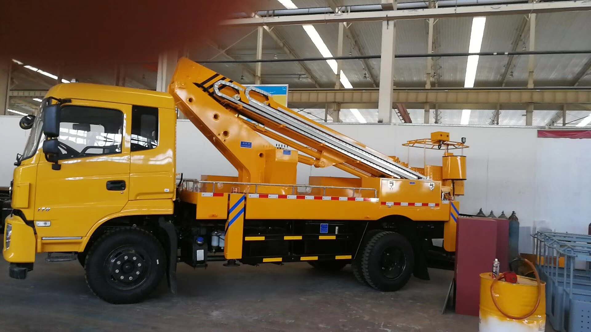 東風28米高空作業車