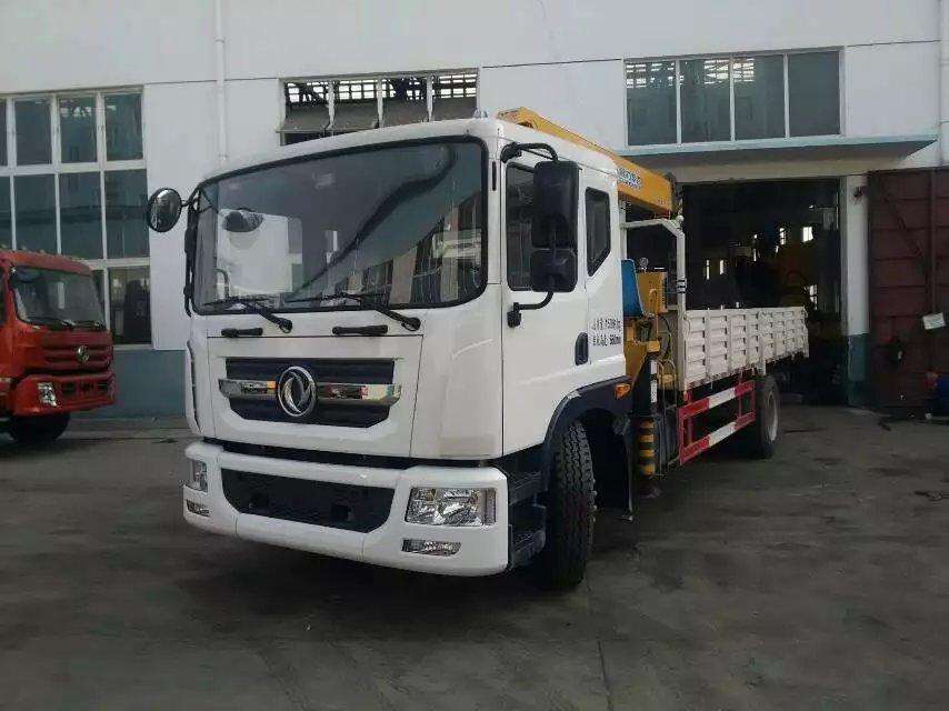 8噸東風多利卡隨車吊