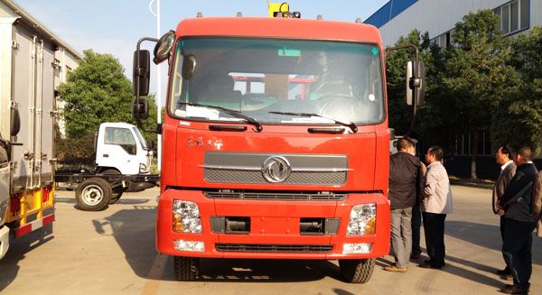 8噸隨車吊多少錢 8噸吊機(jī)什么牌子好 隨車吊價格