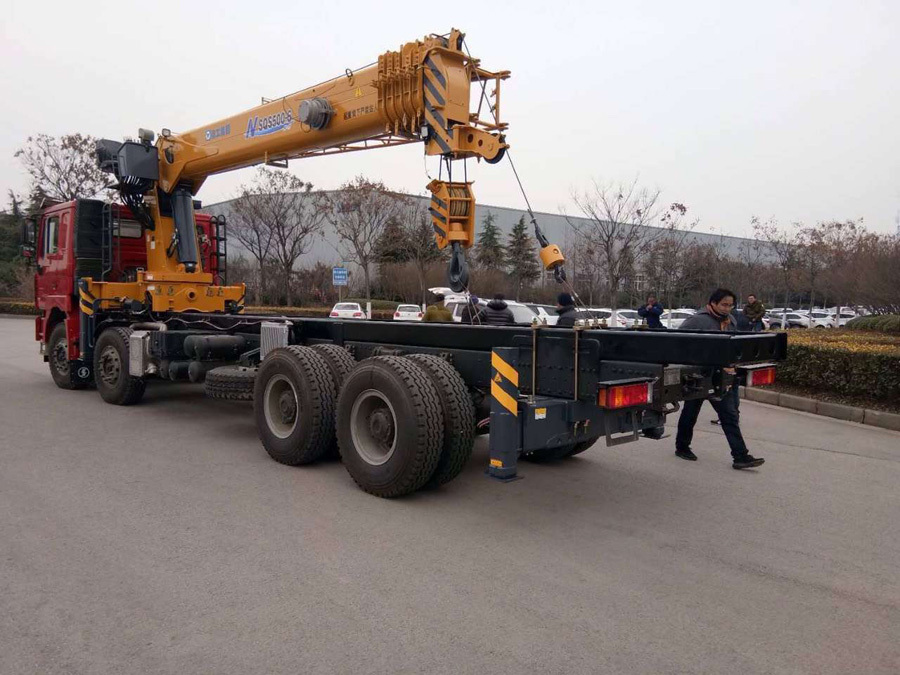 陜汽德龍前四后八隨車吊可裝多大吊機