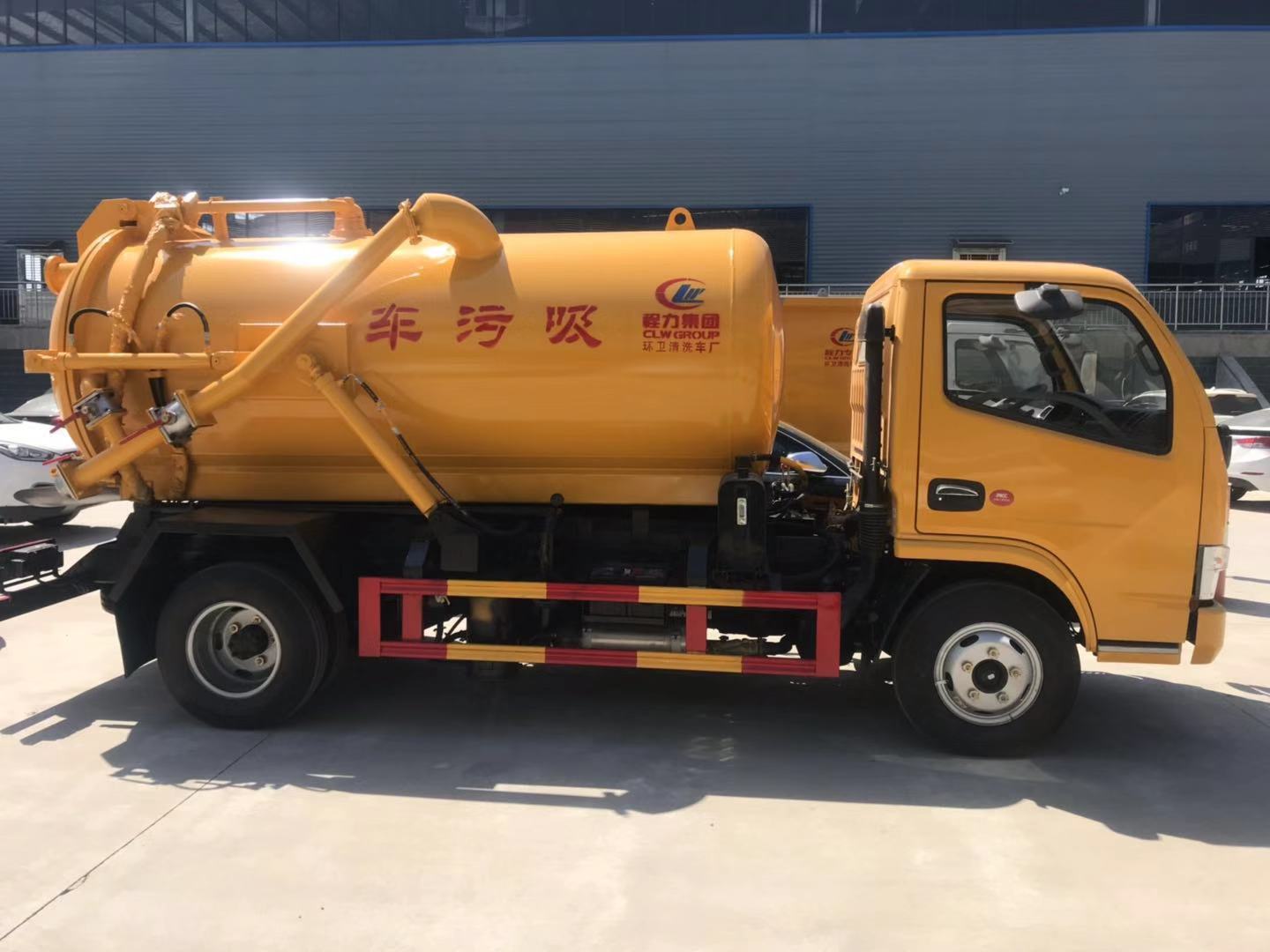東風多利卡(4方)吸污車