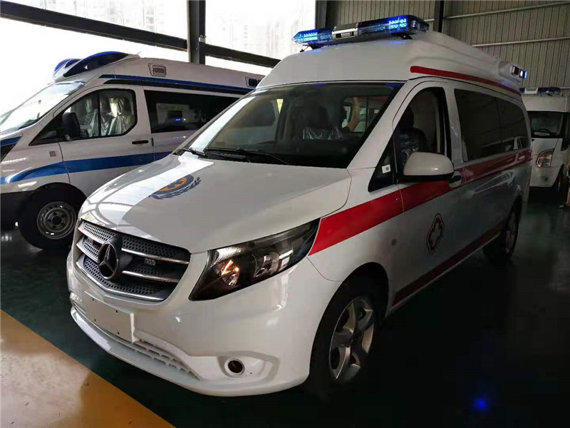 國六奔馳威霆豪華監護型救護車