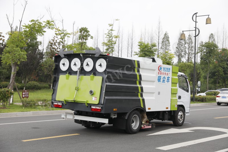 5方吸塵車 東風(fēng)多利卡5方吸塵車價(jià)格 國六吸塵車廠家報(bào)價(jià)