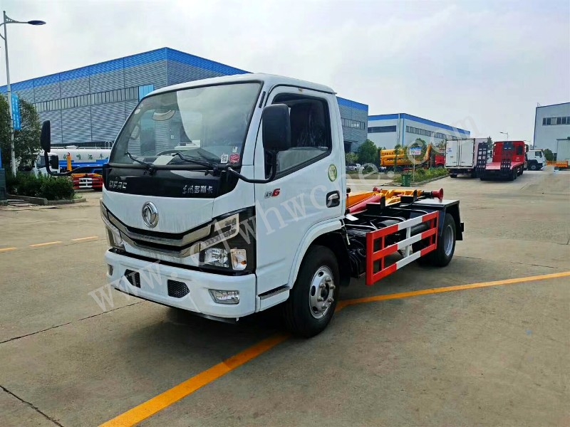 東風(fēng)5方勾臂垃圾車(chē)價(jià)格 國(guó)六小多利卡勾臂垃圾車(chē)廠(chǎng)家 最新勾臂垃圾車(chē)報(bào)價(jià)