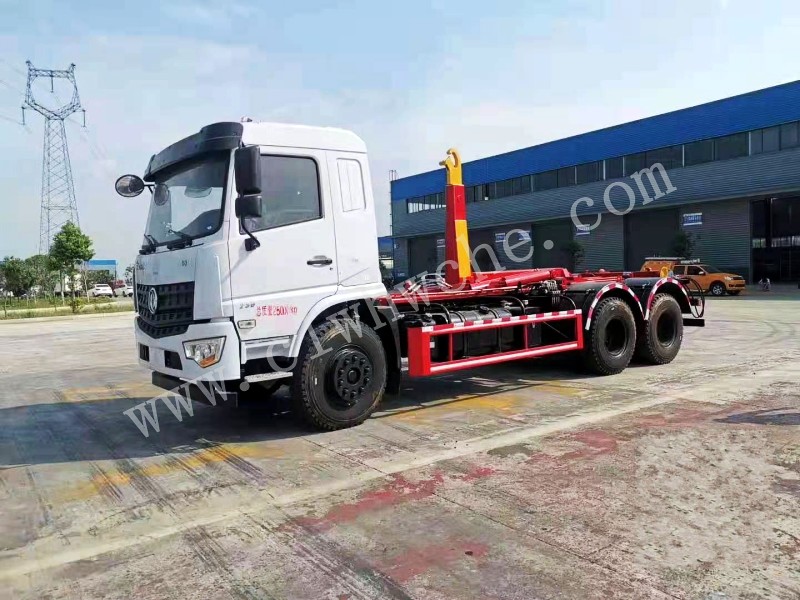 東風(fēng)18噸勾臂垃圾車(chē)價(jià)格 D3后八輪勾臂垃圾車(chē)報(bào)價(jià) 廠(chǎng)家 