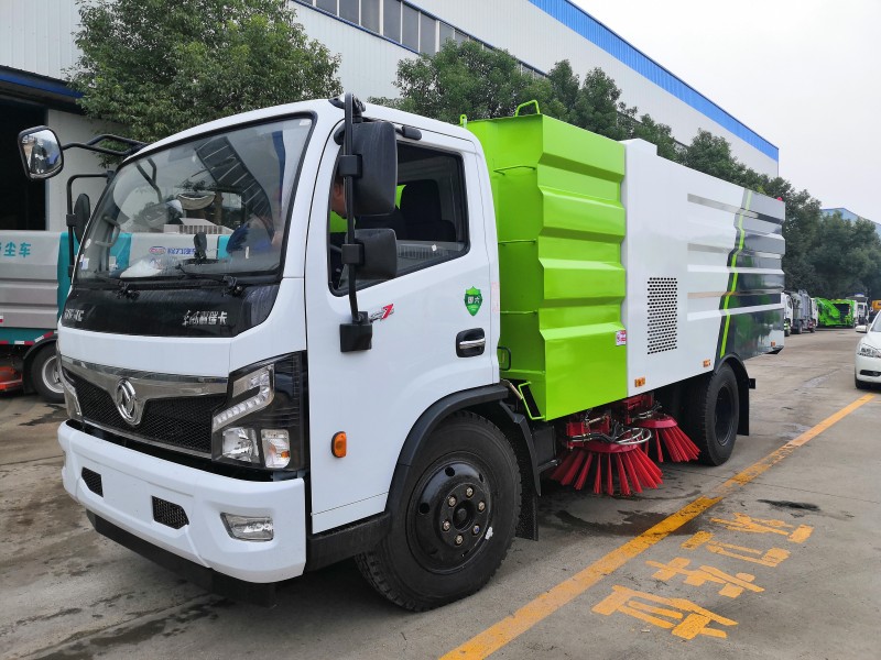 東風8方掃路車 國六多利卡8方掃路車價格 配置 廠家 報價