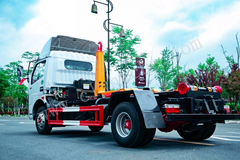 6方勾臂垃圾車價(jià)格 東風(fēng)大多利卡勾臂垃圾車報(bào)價(jià) 國六勾臂垃圾車廠家
