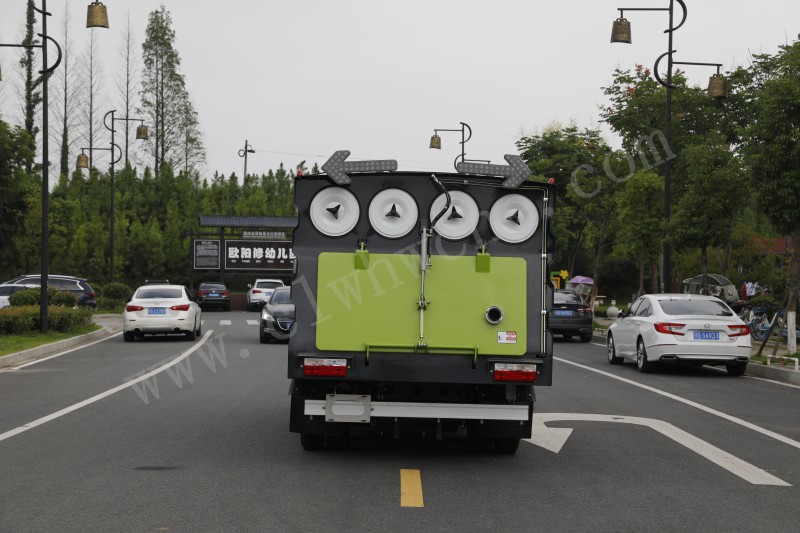 5方吸塵車 東風(fēng)多利卡5方吸塵車價(jià)格 國六吸塵車廠家報(bào)價(jià)