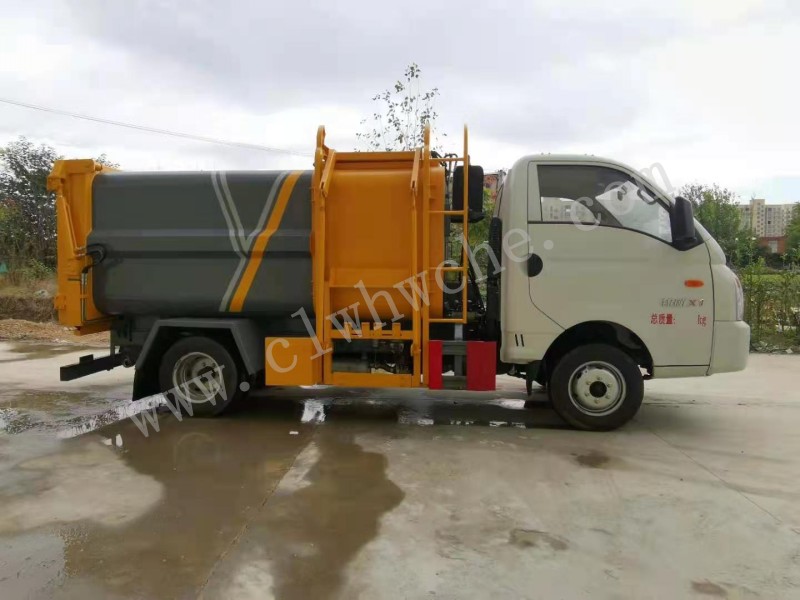 凱馬4方汽油掛桶垃圾車(chē)價(jià)格  凱馬掛桶垃圾車(chē)廠家 4方掛桶垃圾車(chē)報(bào)價(jià)