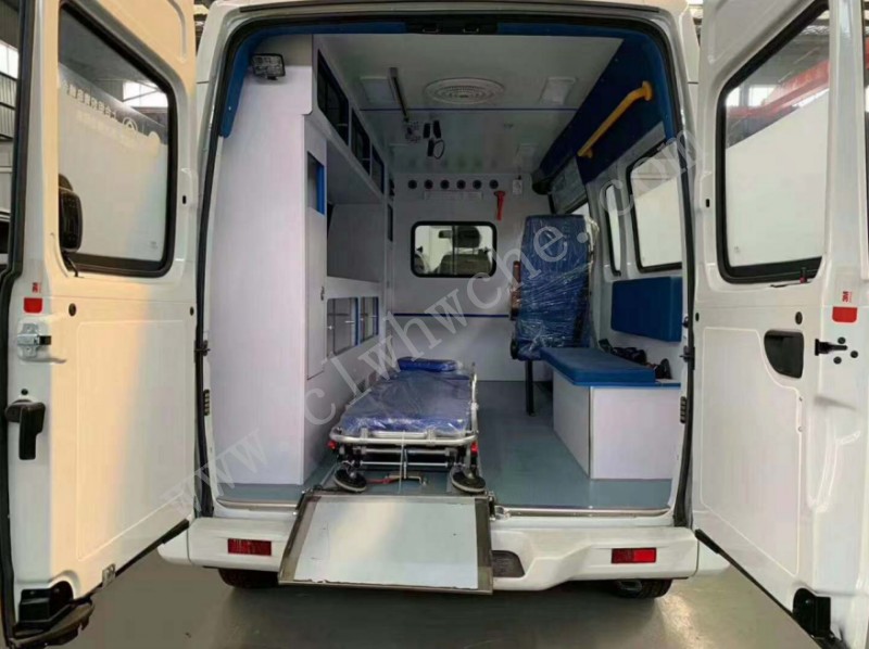 上汽大通V80長軸監護型救護車