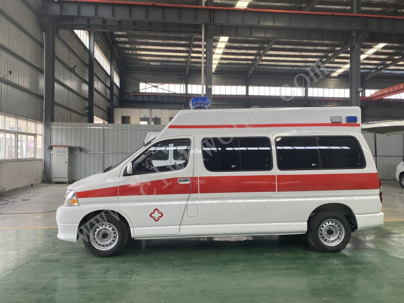 金杯新快運高頂轉運型救護車