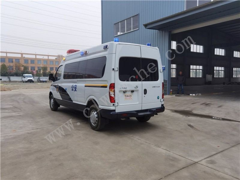 上汽大通六專四室12座警用囚車