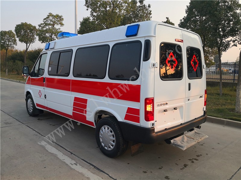 江鈴特順長軸中頂監護型救護車