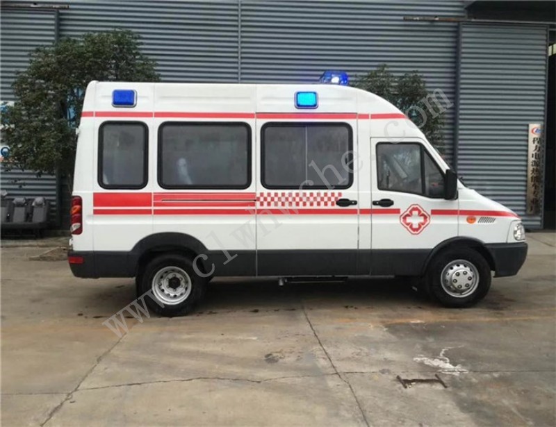 依維柯轉運型救護車