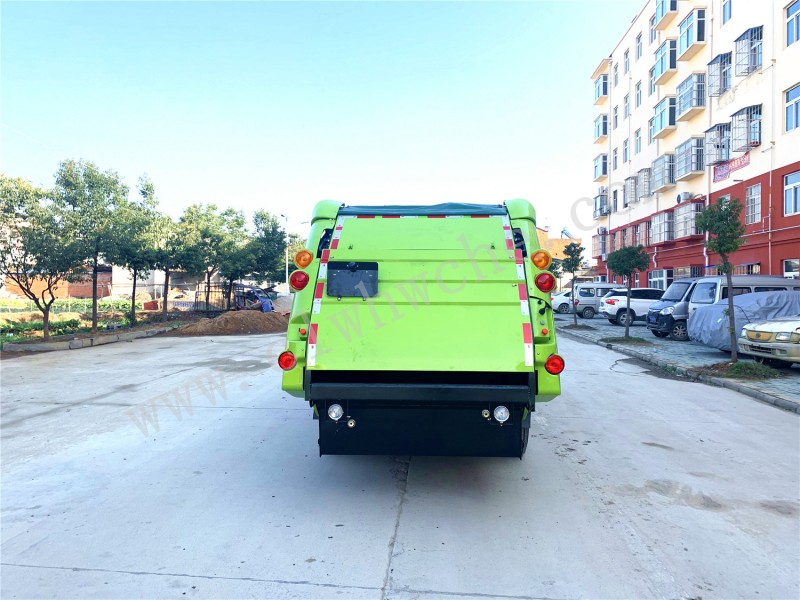 東風(fēng)6方壓縮式垃圾車廠家 6方壓縮式垃圾車價格 多利卡壓縮垃圾車報價 
