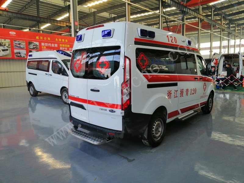 福特V362泰格頂監護型救護車
