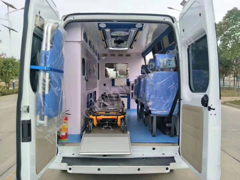 福特V348長(zhǎng)軸中頂監(jiān)護(hù)型救護(hù)車(chē)（客運(yùn)版）