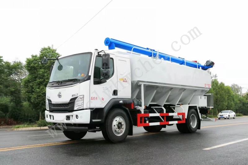 柳汽20方散裝飼料運(yùn)輸車(chē)價(jià)格  雞飼料車(chē)廠家報(bào)價(jià)
