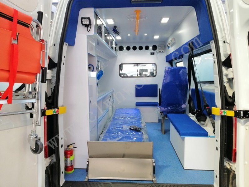 福特V362泰格頂監護型救護車