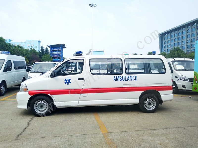 金杯閣瑞斯轉(zhuǎn)運型救護(hù)車