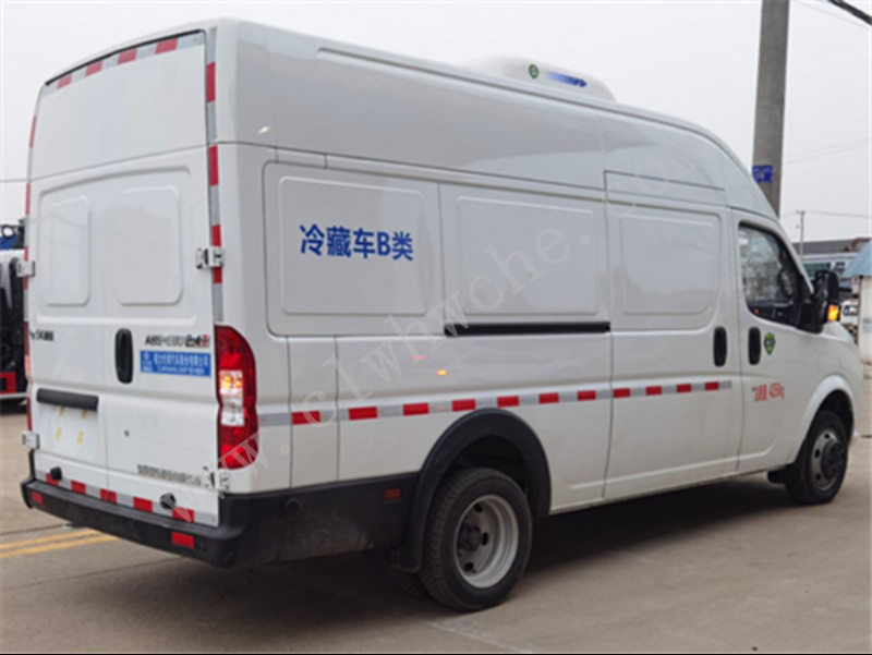 東風御風疫苗冷藏車（容積8.4立方）