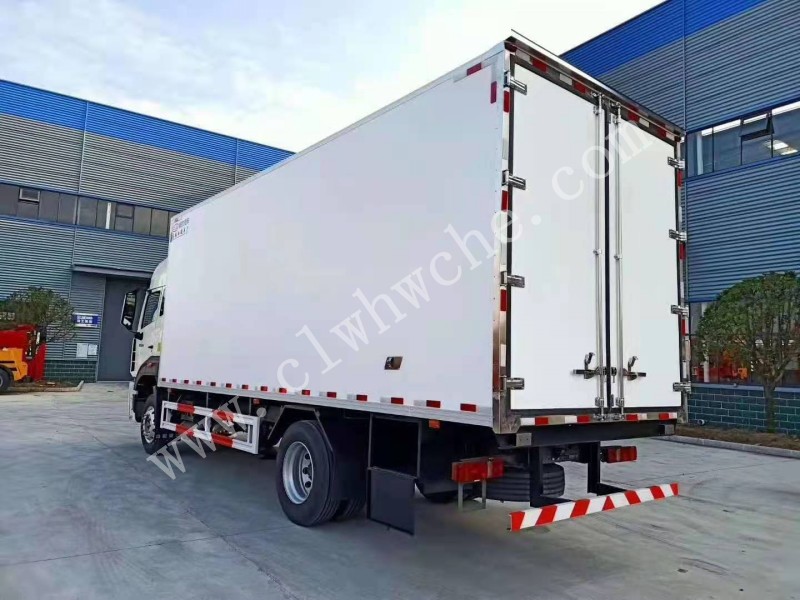 重汽豪瀚6.8米冷藏車 冷藏車價格報價 程力冷藏車廠家