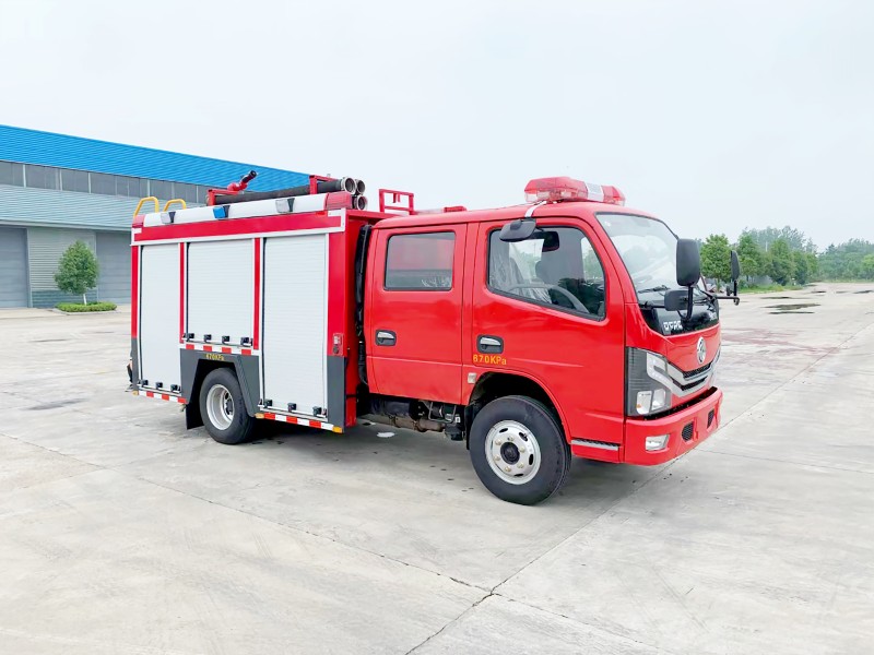 東風多利卡2噸水罐消防車