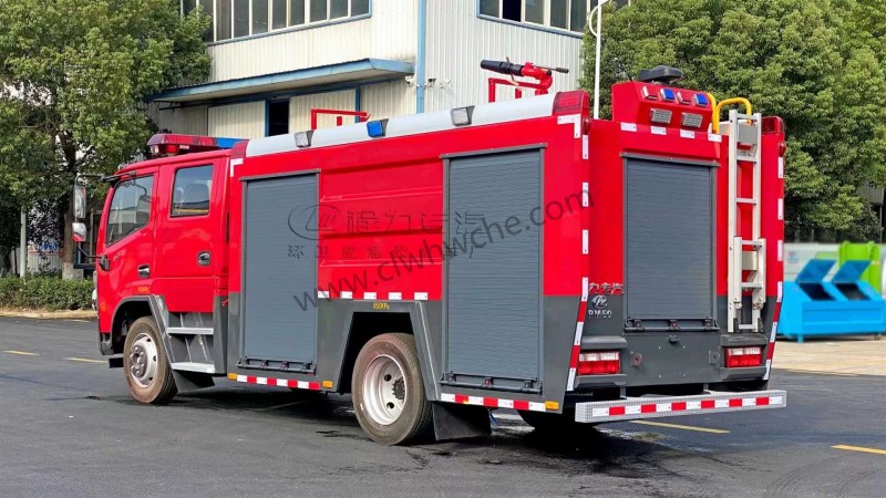 東風5噸水罐消防車