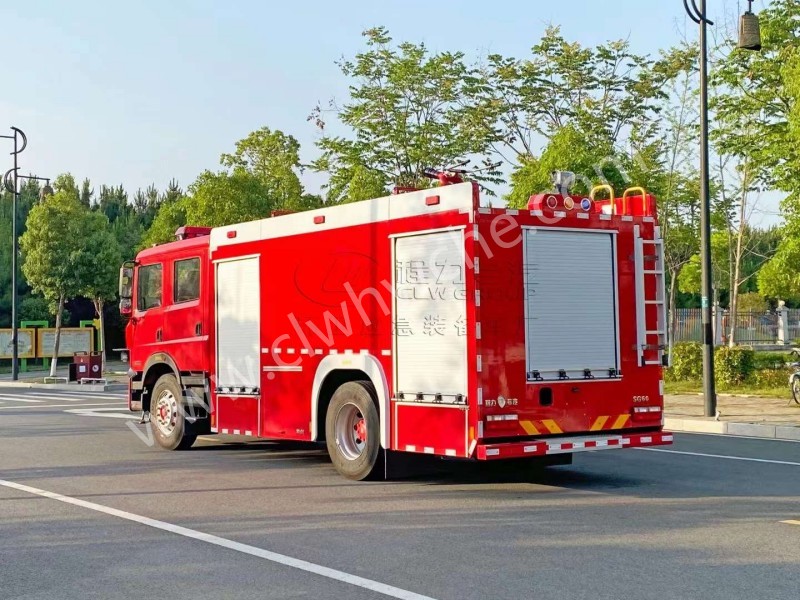東風(fēng)6噸水罐消防車