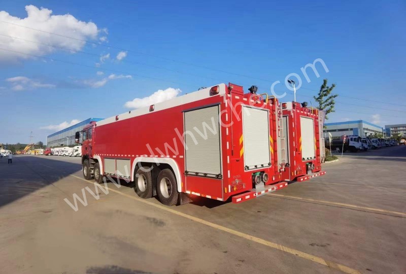 重汽豪沃25噸水罐消防車(chē)