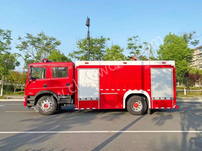 東風(fēng)6噸水罐消防車