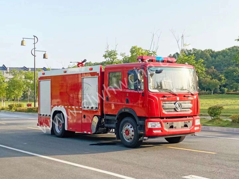東風(fēng)6噸水罐消防車