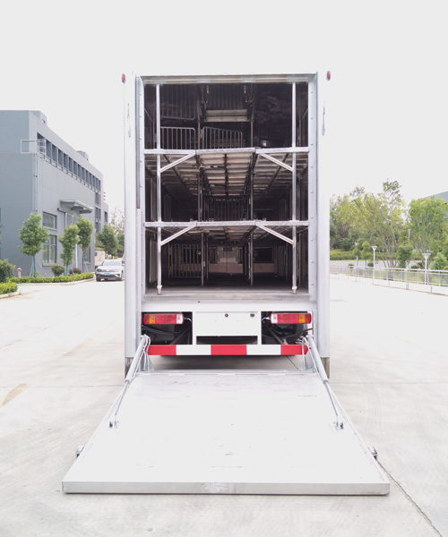 福田歐曼6.8米畜禽運輸車（運豬車） 程力威牌CLW5180CCQB6型畜禽運輸車
